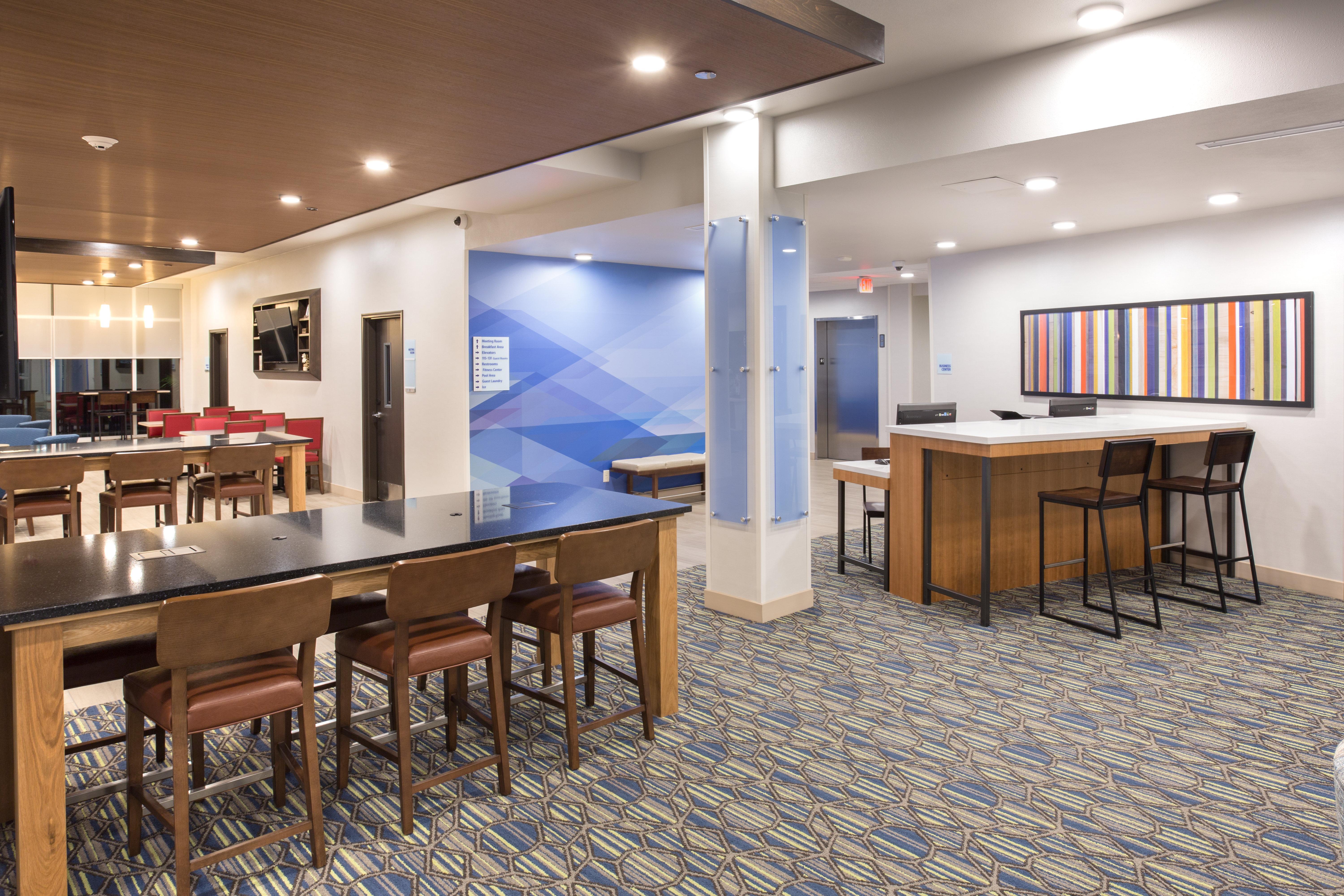 Holiday Inn Express & Suites - Rapid City - Rushmore South By Ihg Екстериор снимка